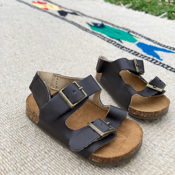 Wonder Years Baby Girl’s Buckle Sandals Size 2 - Picture 1 of 6